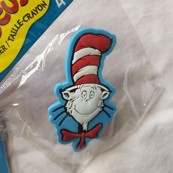 Dr. Seuss bundle 6 Pencils, 6 Erasers, 1 Pencil Sharpenir - Picture 7 of 12